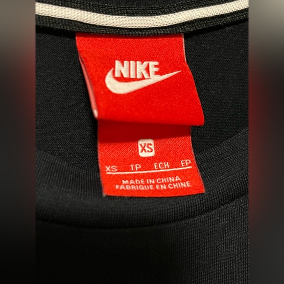 Nike sleeveless tee, XS, black with white logo on front. Great condition! - Picture 3 of 3